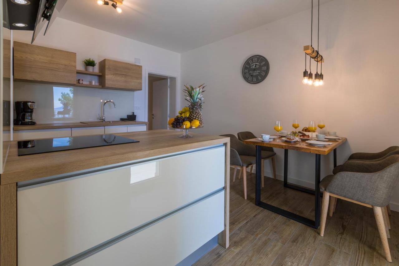Palace Paulina Apartments Novi Vinodolski Ngoại thất bức ảnh