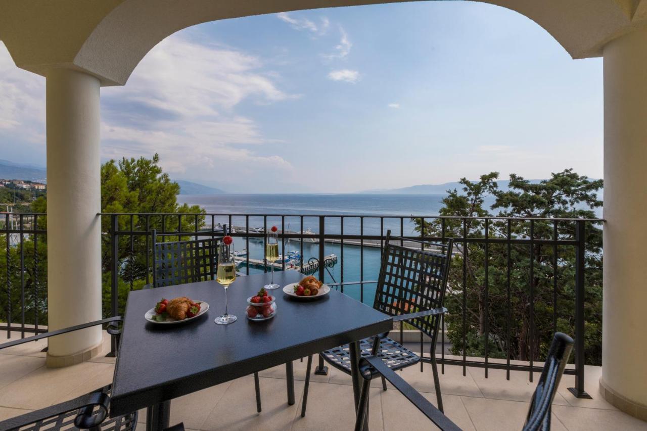 Palace Paulina Apartments Novi Vinodolski Ngoại thất bức ảnh