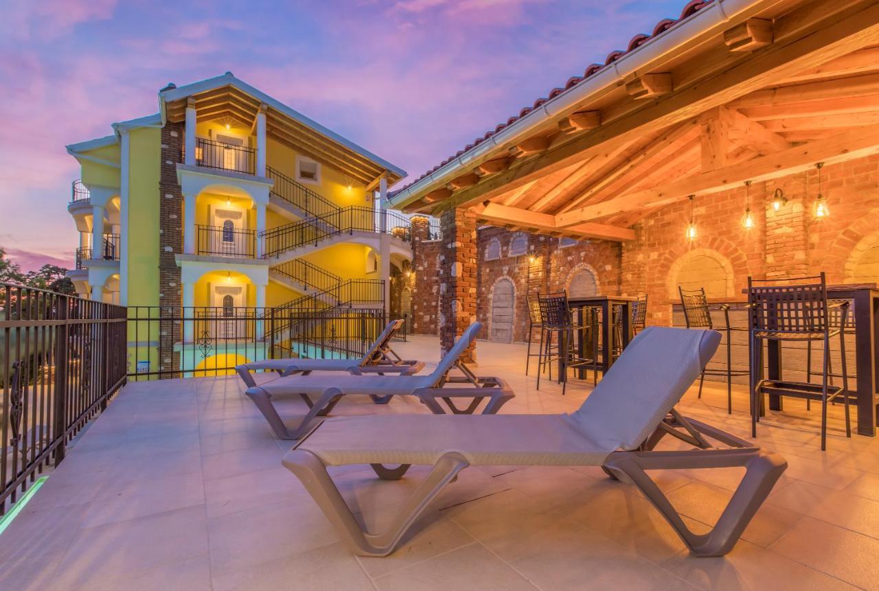 Palace Paulina Apartments Novi Vinodolski Ngoại thất bức ảnh