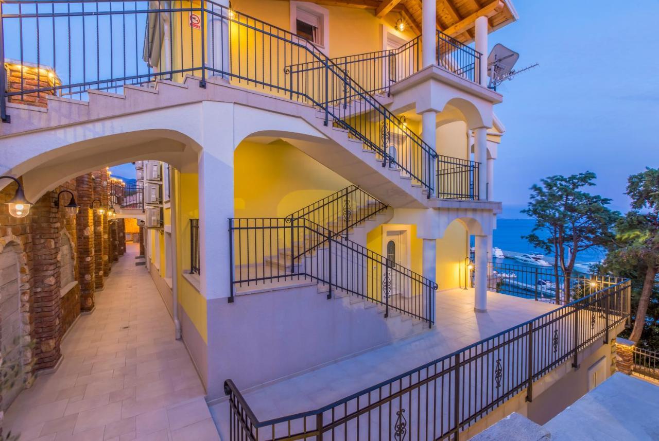 Palace Paulina Apartments Novi Vinodolski Ngoại thất bức ảnh